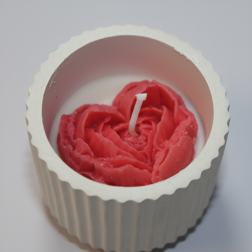 Bloom Heart — Rose Heart Soy Candle in Ribbed Pot | Rose & Jasmine Scent | Home Decor Gift